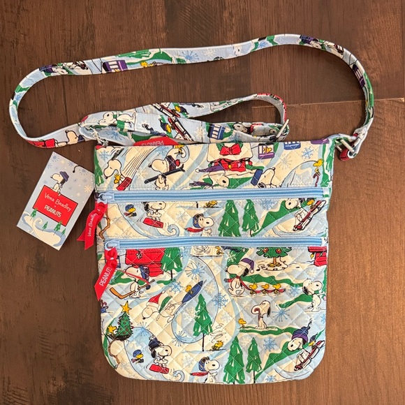 Vera Bradley Handbags - VERA BRADLEY PEANUTS SKI SLOPE SNOOPY TRIPLE ZIP HIPSTER BAG ADJUSTABLE STRAPS